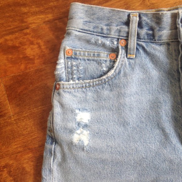 AGOLDE - High Waisted Distressed Cut-Off Shorts - Picture 2 of 13